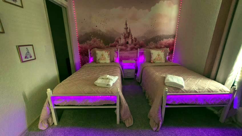 Video tour of a vacation rental with themed bedrooms renovated by Baehr